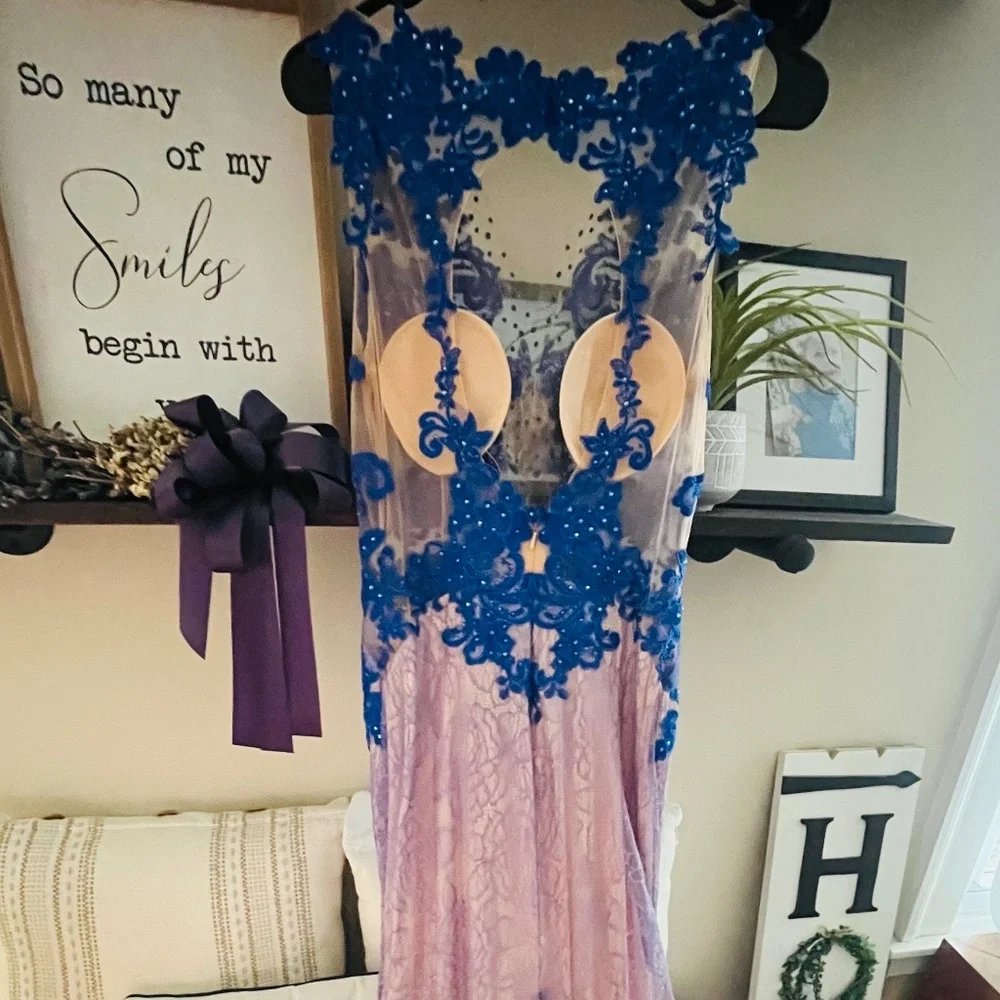 Prom dress - Picture 2 of 3